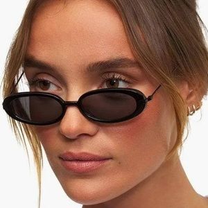 BRAND NEW: WeWoreWhat Beach Sunglasses in Black & Smoke Mono